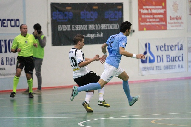 曼聯考慮簽下鈴木彩艷 可能進行外租安排.